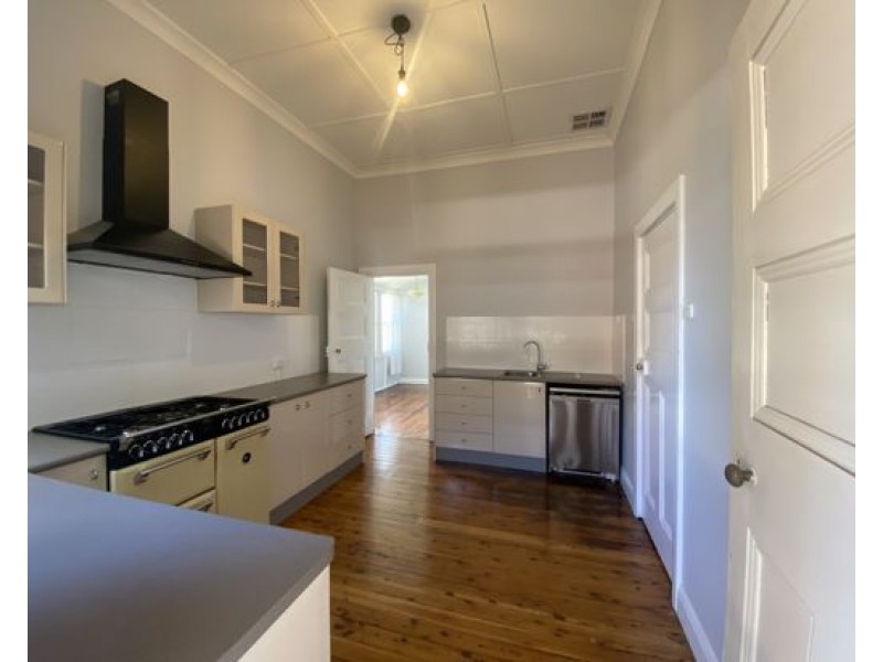 107 Carthage Street, Tamworth NSW 2340
