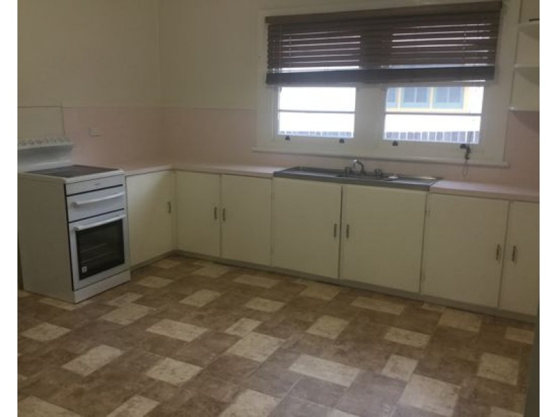 3 Upper Street, Tamworth NSW 2340
