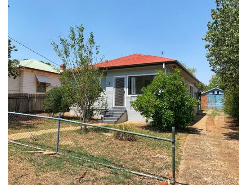 3 Upper Street, Tamworth NSW 2340
