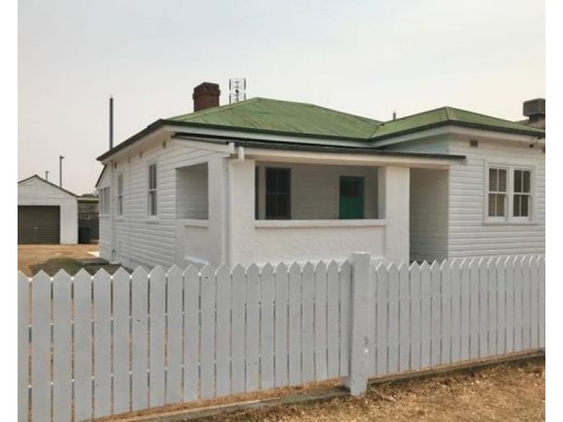 24 Lydia Street, Tamworth NSW 2340