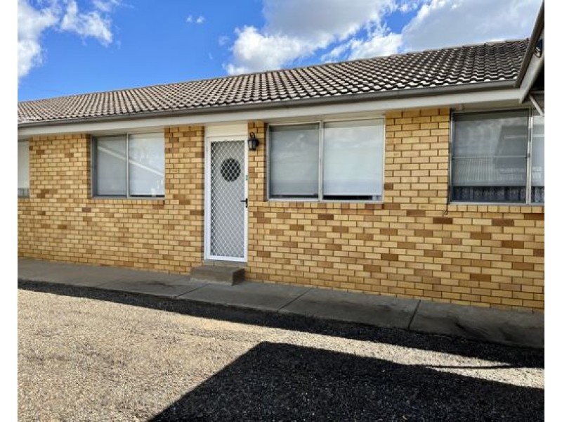 2/26 Margaret Street, Tamworth NSW 2340