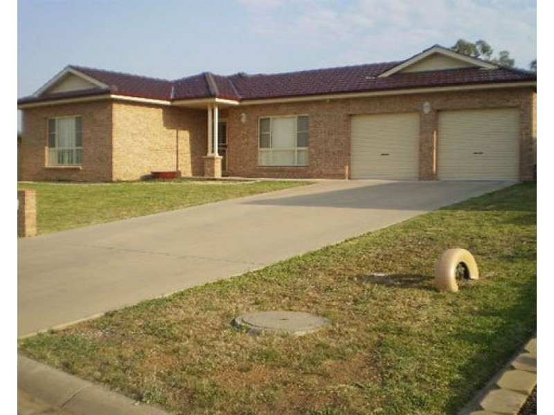 28 Ebony Close, Tamworth NSW 2340