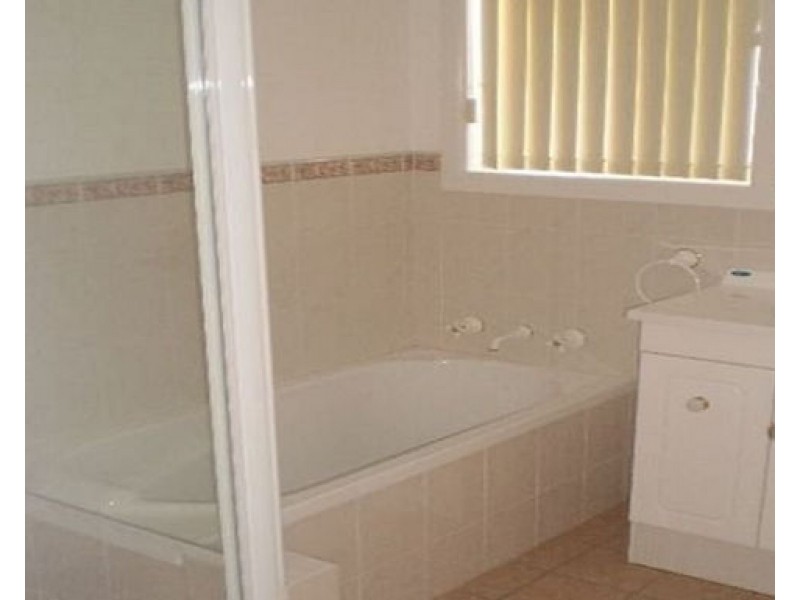 28 Ebony Close, Tamworth NSW 2340