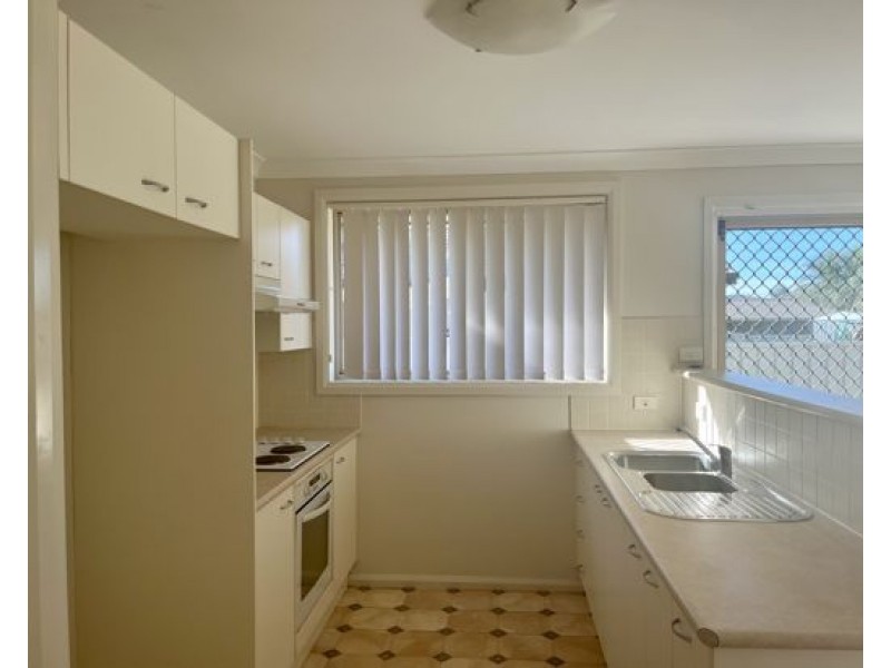 2 Tasman Place, Tamworth NSW 2340