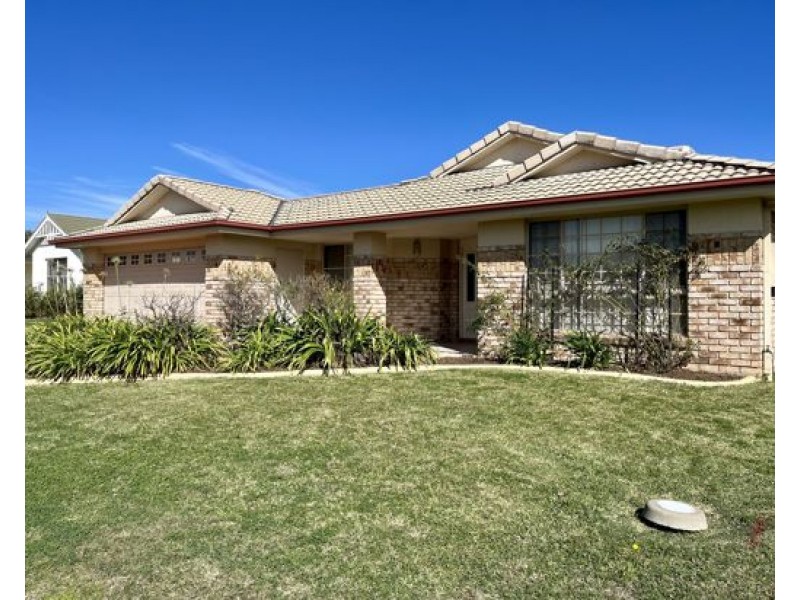 61 Greg Norman Drive, Tamworth NSW 2340