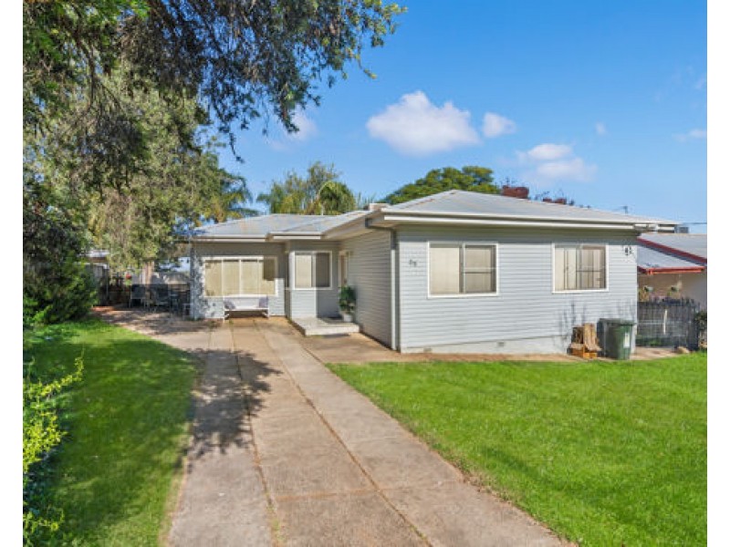 25 Sapphire Crescent, Tamworth NSW 2340