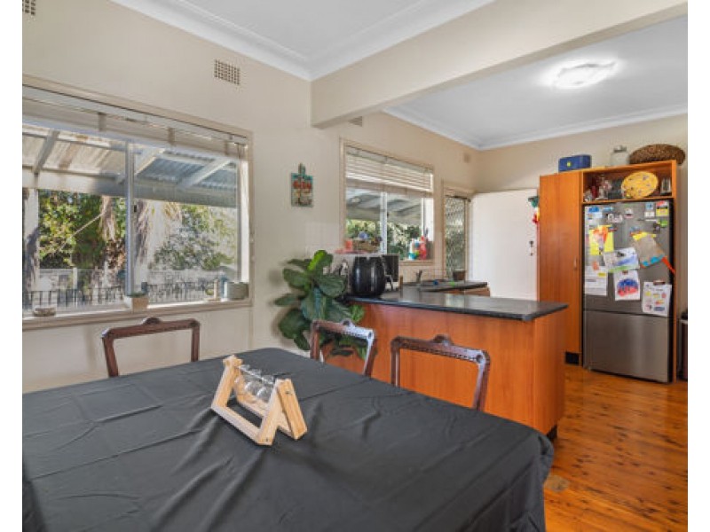 25 Sapphire Crescent, Tamworth NSW 2340