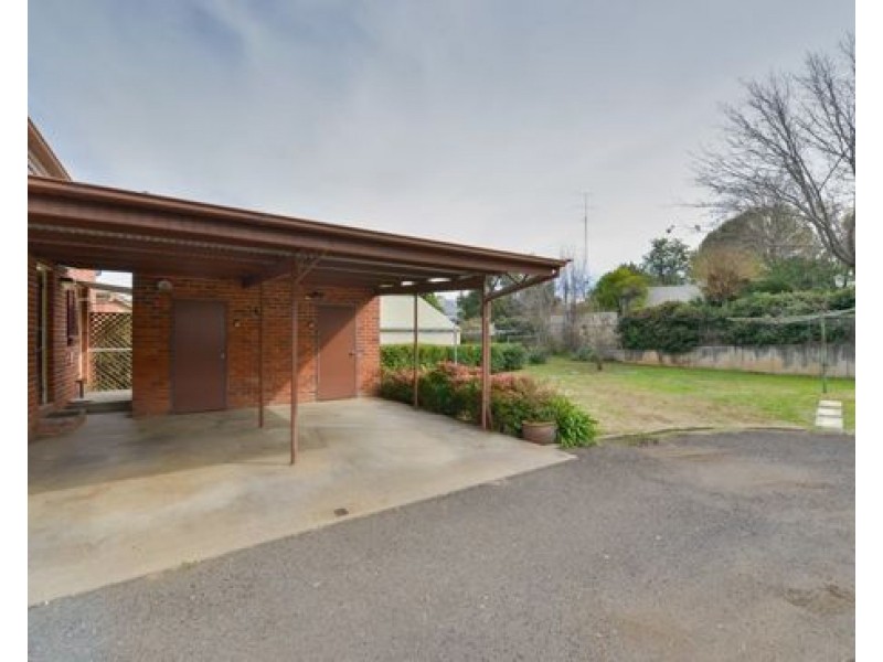 2/84 Fitzroy Street, Tamworth NSW 2340