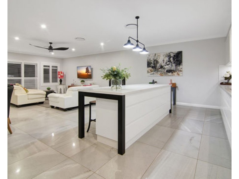 7 Rodeo Drive, Tamworth NSW 2340