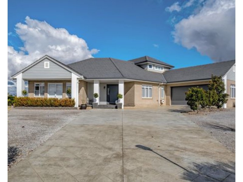 7 Rodeo Drive, Tamworth NSW 2340