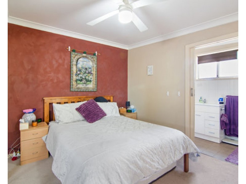 16 Yarmouth Parade, Tamworth NSW 2340