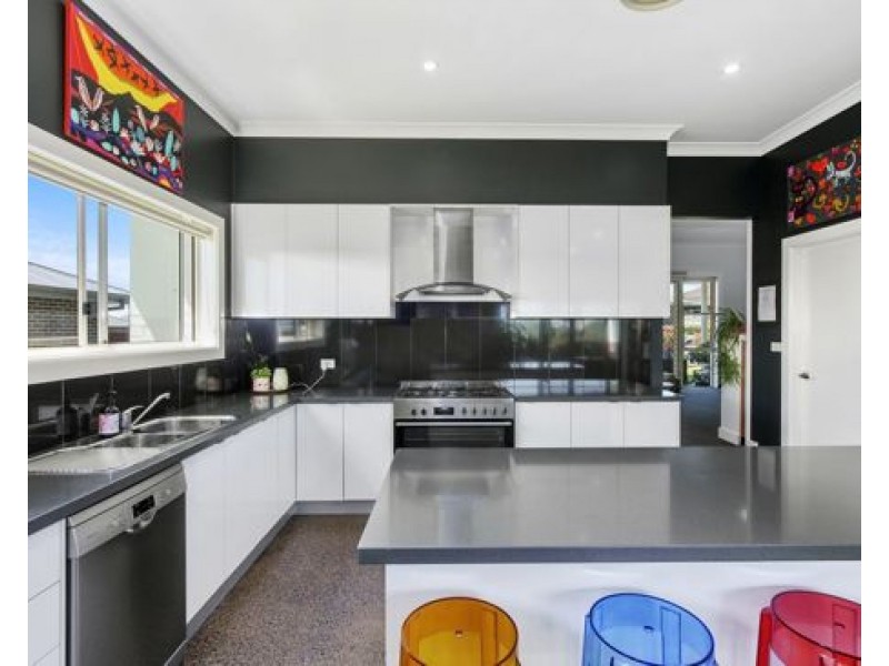 7 Sanctuary Place, Tamworth NSW 2340