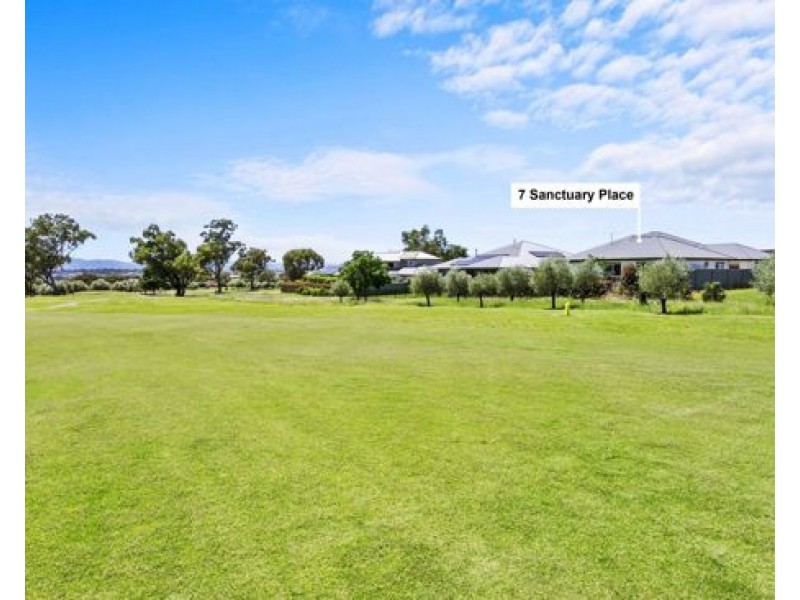 7 Sanctuary Place, Tamworth NSW 2340