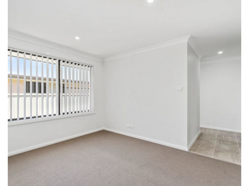 24 Scarborough Close, Tamworth NSW 2340