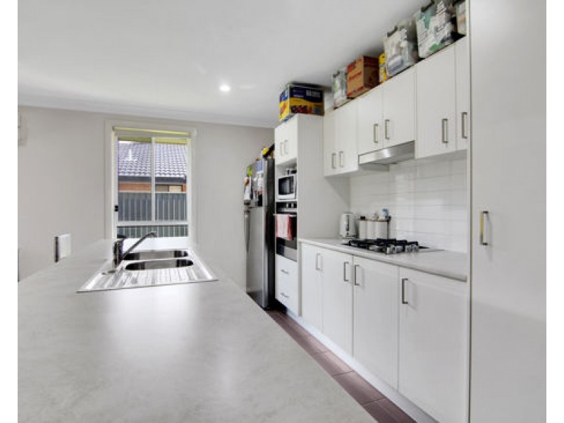 11 Barber Street, Kootingal NSW 2352