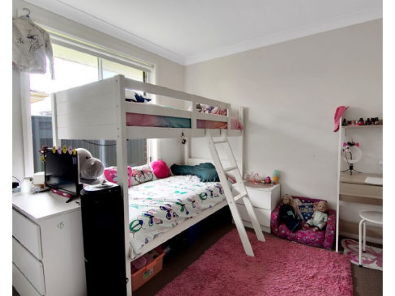 11 Barber Street, Kootingal NSW 2352