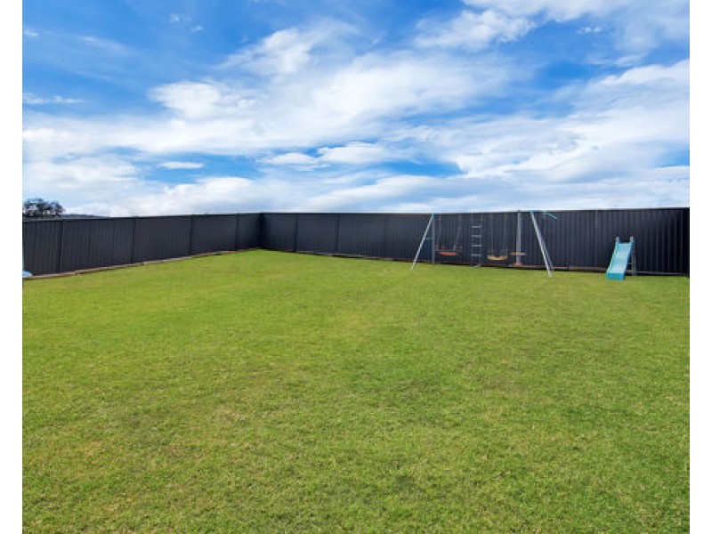 11 Barber Street, Kootingal NSW 2352