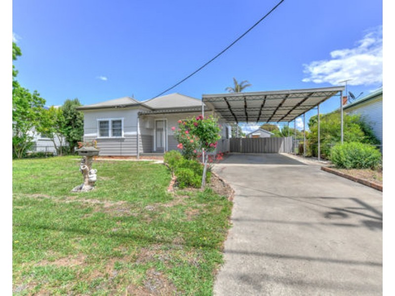 8 Hilton Street, Tamworth NSW 2340