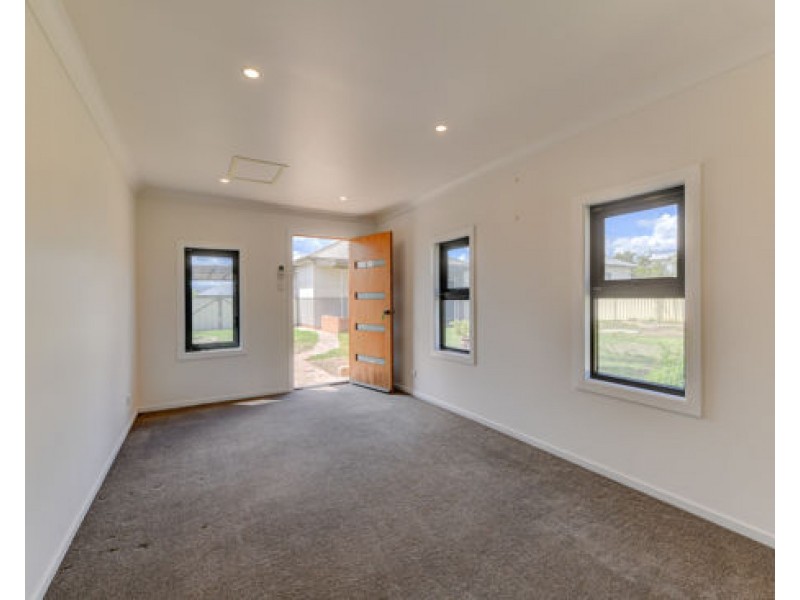 8 Hilton Street, Tamworth NSW 2340