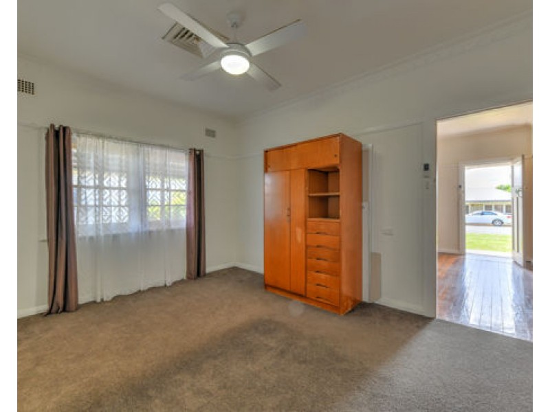 8 Hilton Street, Tamworth NSW 2340