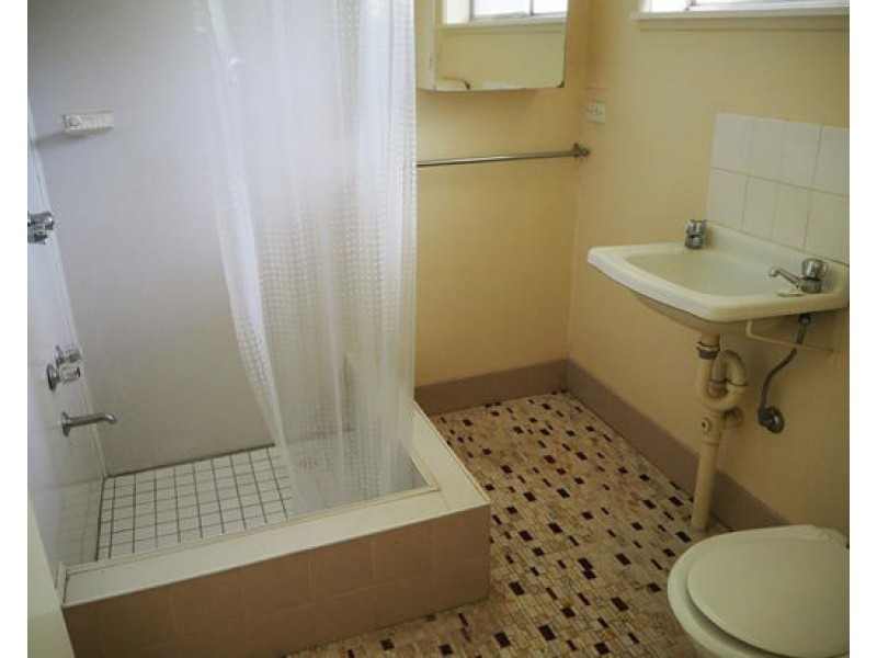 2/167 Carthage Street, Tamworth NSW 2340