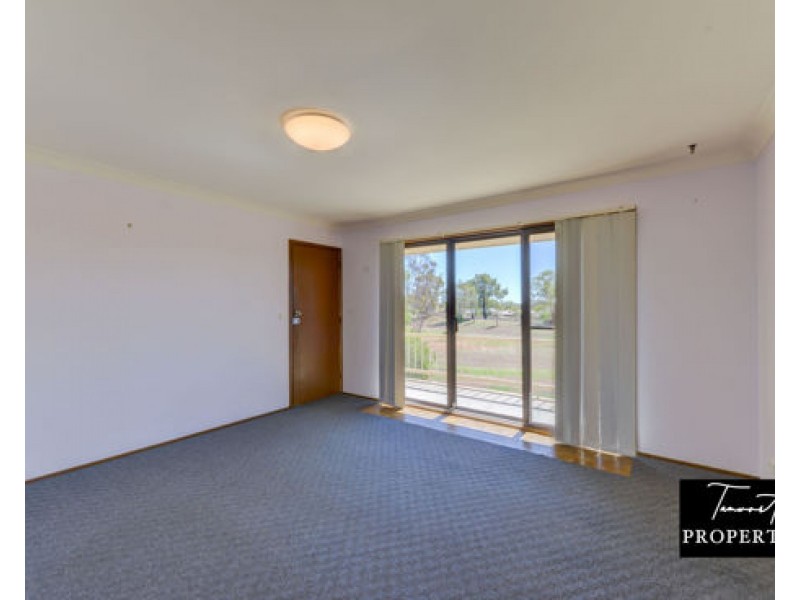 3/4 Illoura Street, Tamworth NSW 2340