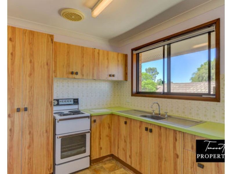 3/4 Illoura Street, Tamworth NSW 2340