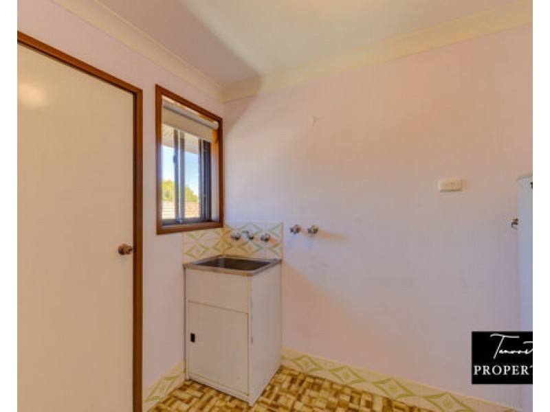 3/4 Illoura Street, Tamworth NSW 2340