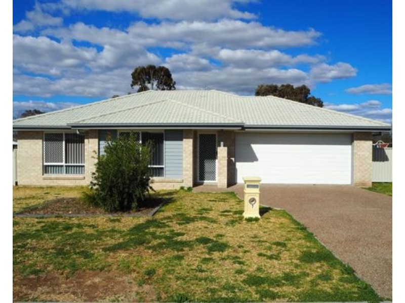 7 McKinlay Place, Tamworth NSW 2340