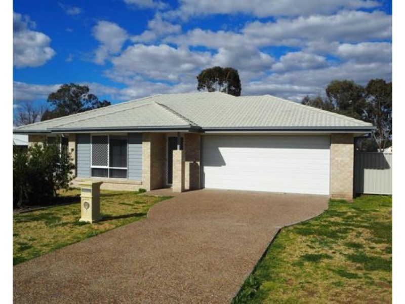 7 McKinlay Place, Tamworth NSW 2340