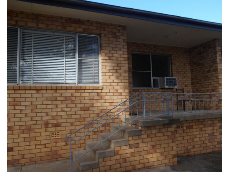 2/81 Rawson Avenue, Tamworth NSW 2340