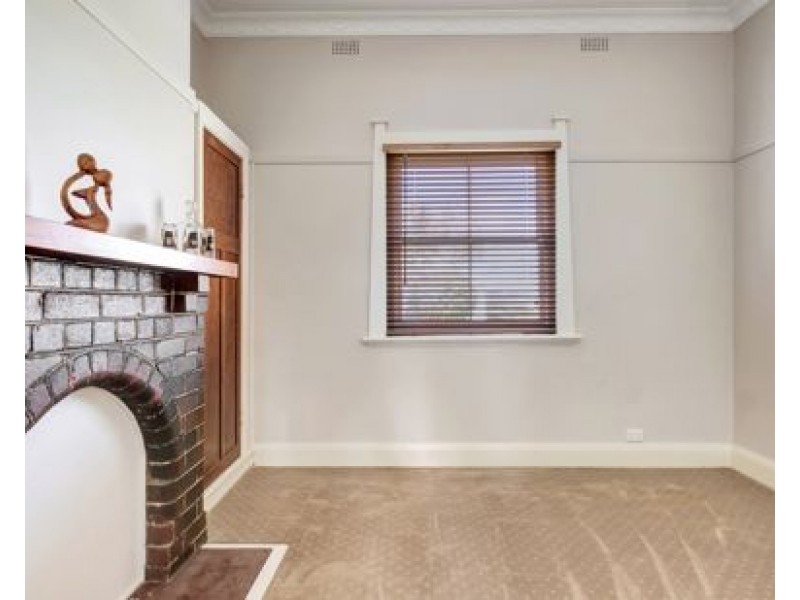 22 Dean Street, Tamworth NSW 2340