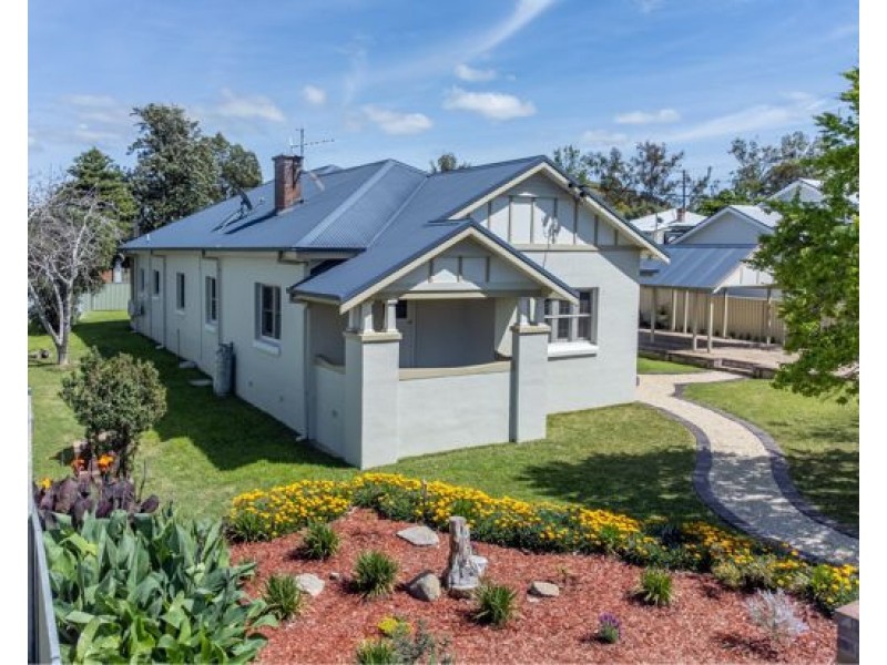 22 Dean Street, Tamworth NSW 2340