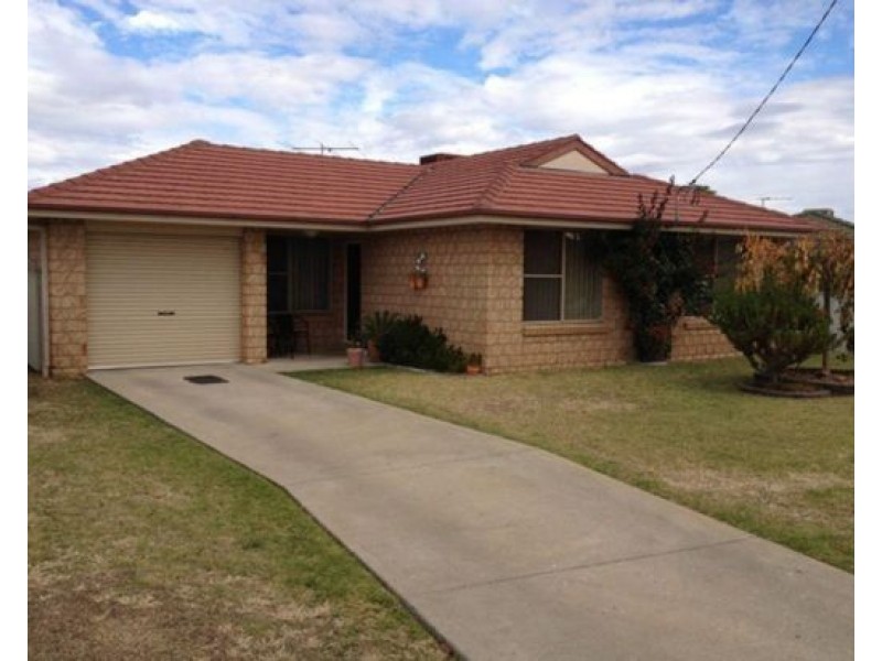42 Southview Street, West Tamworth NSW 2340
