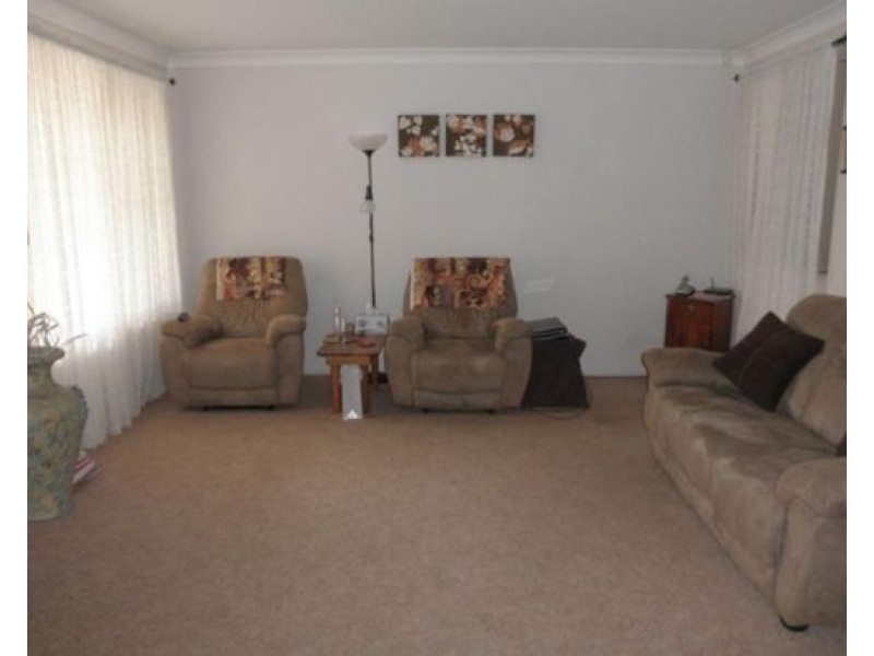 42 Southview Street, West Tamworth NSW 2340