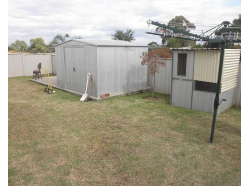42 Southview Street, West Tamworth NSW 2340
