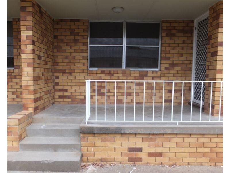 2/88 Denison Street, Tamworth NSW 2340