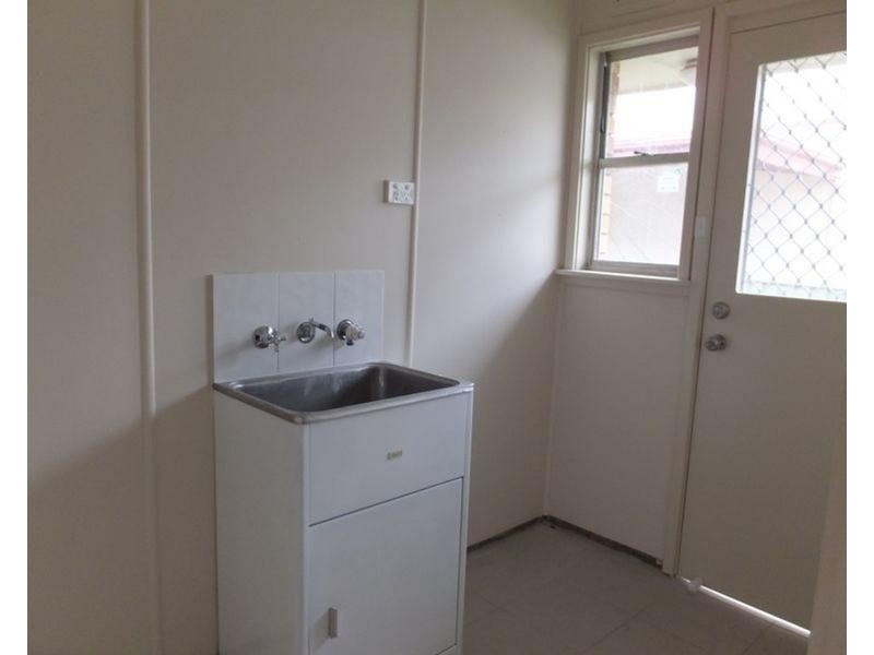 2/88 Denison Street, Tamworth NSW 2340