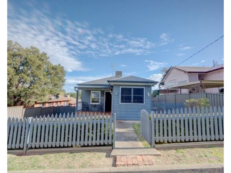 33 Rawson Avenue, Tamworth NSW 2340