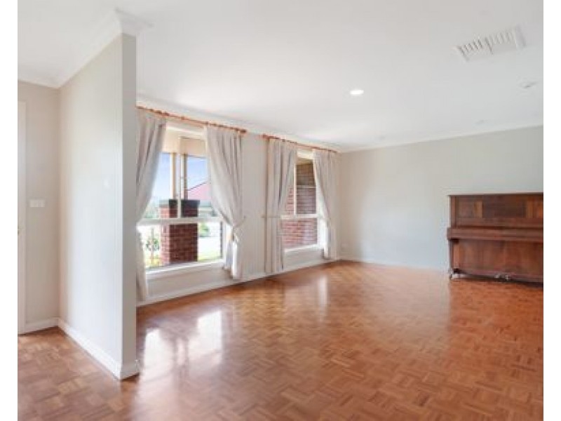 74 Tribe Street, Tamworth NSW 2340