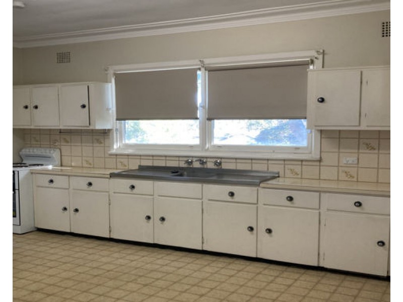 85 Peel Street, Tamworth NSW 2340