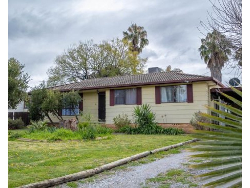 14 Dorothy Avenue, Kootingal NSW 2352