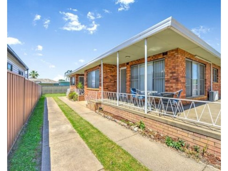 1-2/42 Kathleen Street, South Tamworth NSW 2340