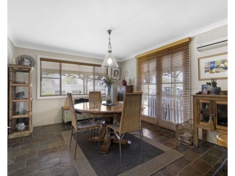 9 Kyooma Street, Tamworth NSW 2340