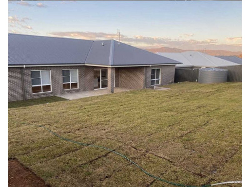 28 Currawong Drive, Tamworth NSW 2340