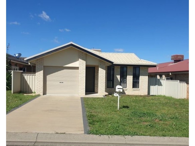 17a Orley Drive, Tamworth NSW 2340