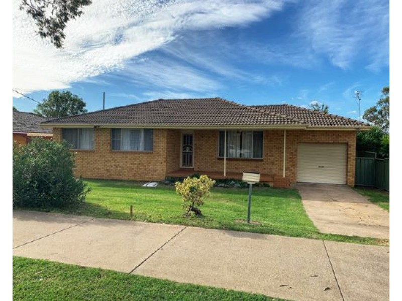 110 Robert Street, Tamworth NSW 2340