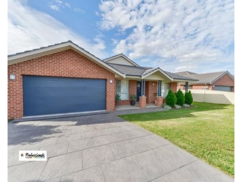 6 Baker Close, Calala NSW 2340