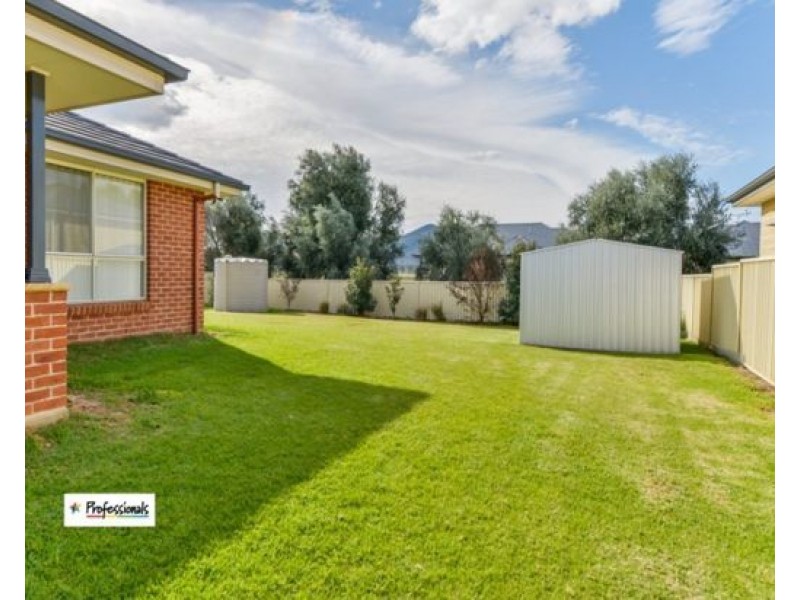 6 Baker Close, Calala NSW 2340