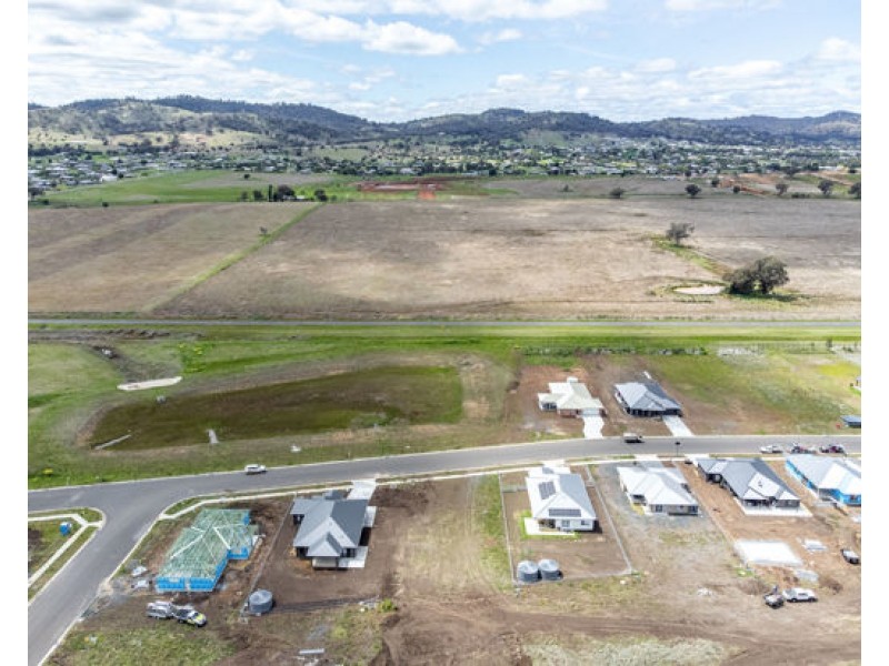 53 Jubata Drive, Tamworth NSW 2340